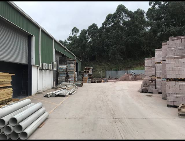 2,600M² WAREHOUSE TO LET IN BRIARDENE